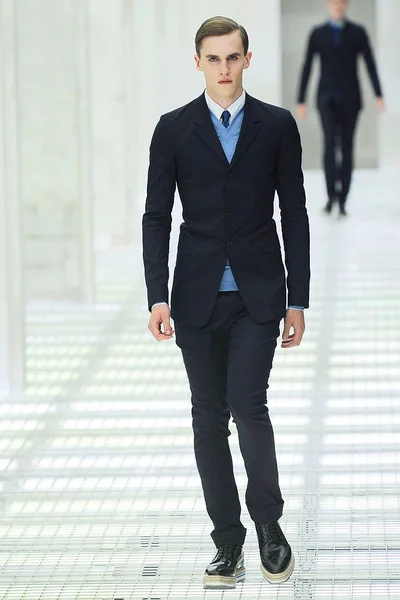 Look 1